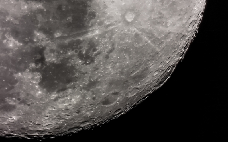 Mond 003